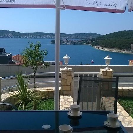 Apartment Rogoznica โรกอซนิซา ภายนอก รูปภาพ