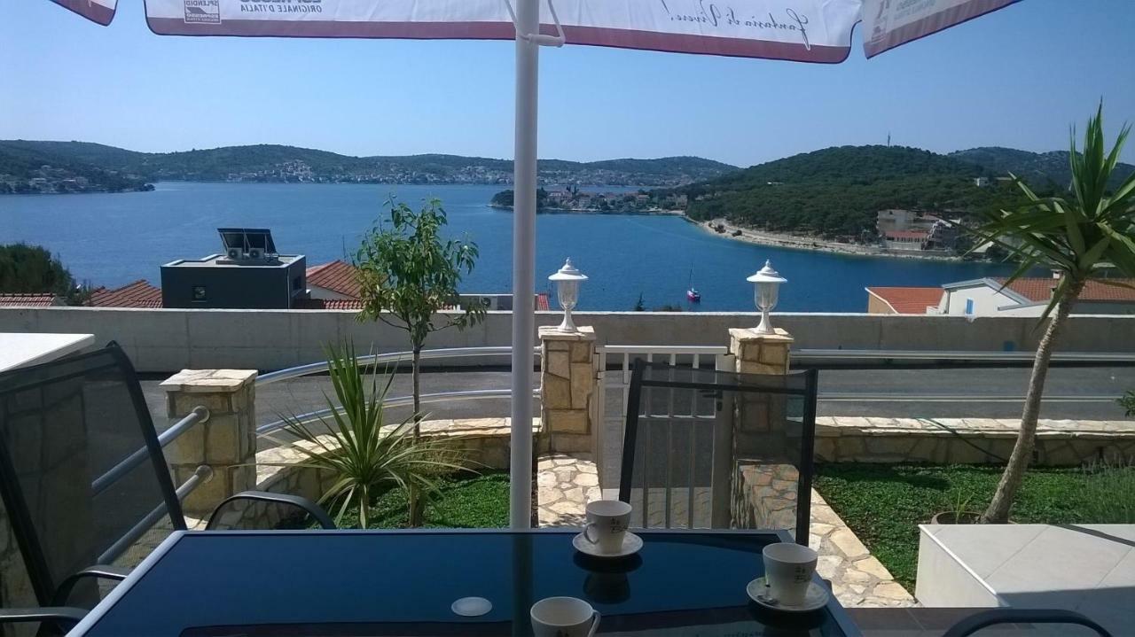 Apartment Rogoznica โรกอซนิซา ภายนอก รูปภาพ